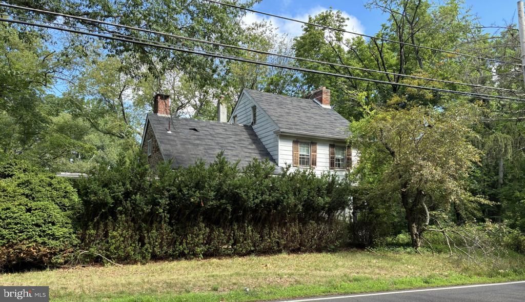 1354 OXFORD VALLEY ROAD , YARDLEY, PA 19067