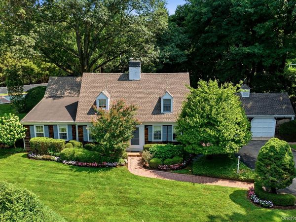 1936 Midlane, Muttontown, NY 11791