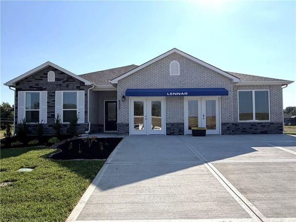 505 SW Edgewood Meadows Drive, Oak Grove, MO 64075
