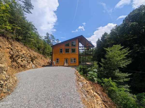 928 Ski Mountain Road , Gatlinburg, TN 37738