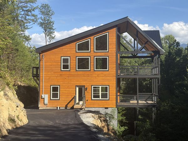 928 Ski Mountain Road, Gatlinburg, TN 37738