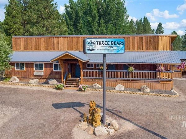 486 S Middlefork Rd, Garden Valley, ID 83622