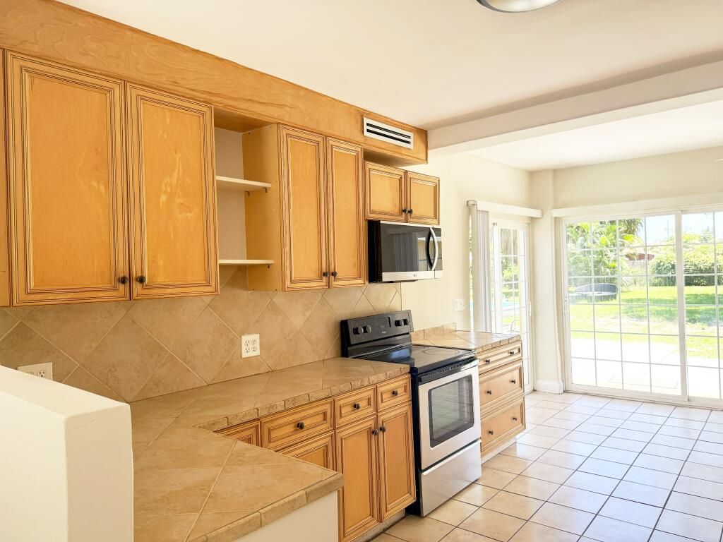 1229 15th Avenue N, Lake Worth Beach, FL 33460 Photo