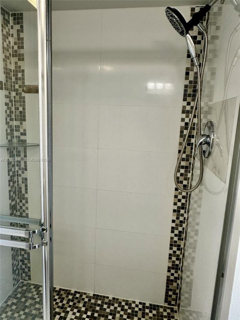20515 E Country Club Dr , Unit 1749, Aventura, FL 33180 Photo