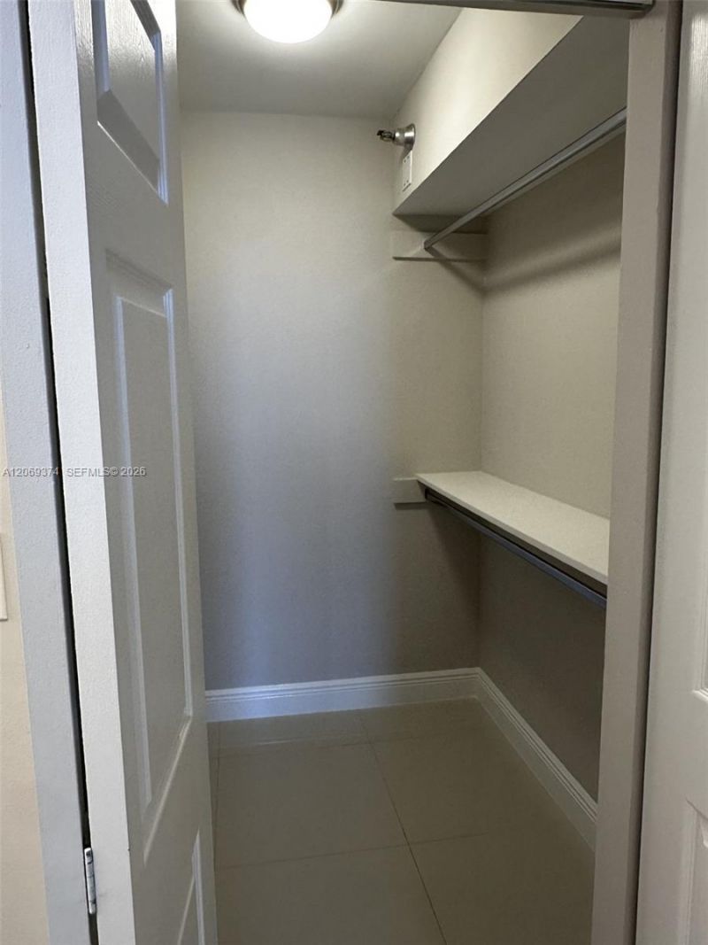 20515 E Country Club Dr , Unit 1749, Aventura, FL 33180 Photo