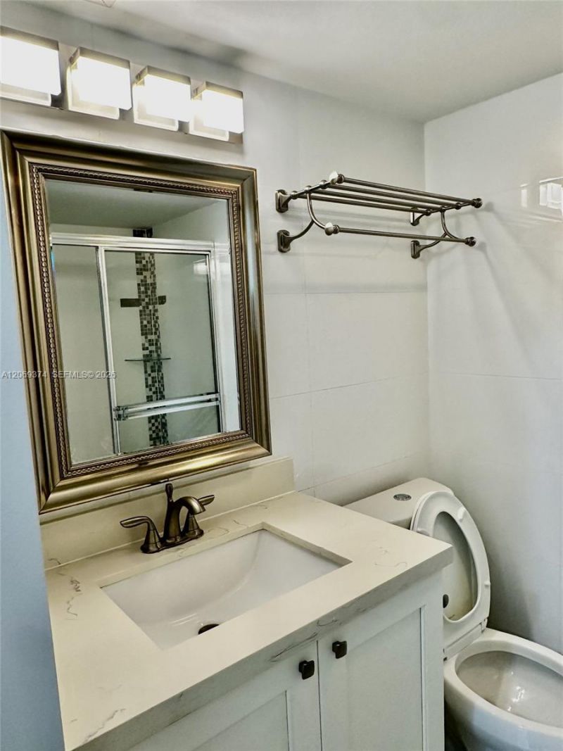 20515 E Country Club Dr , Unit 1749, Aventura, FL 33180 Photo