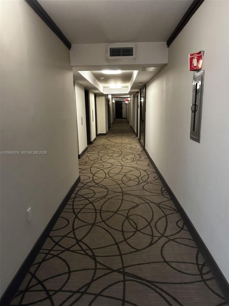 20515 E Country Club Dr , Unit 1749, Aventura, FL 33180 Photo
