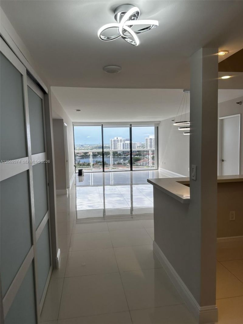 20515 E Country Club Dr , Unit 1749, Aventura, FL 33180 Photo