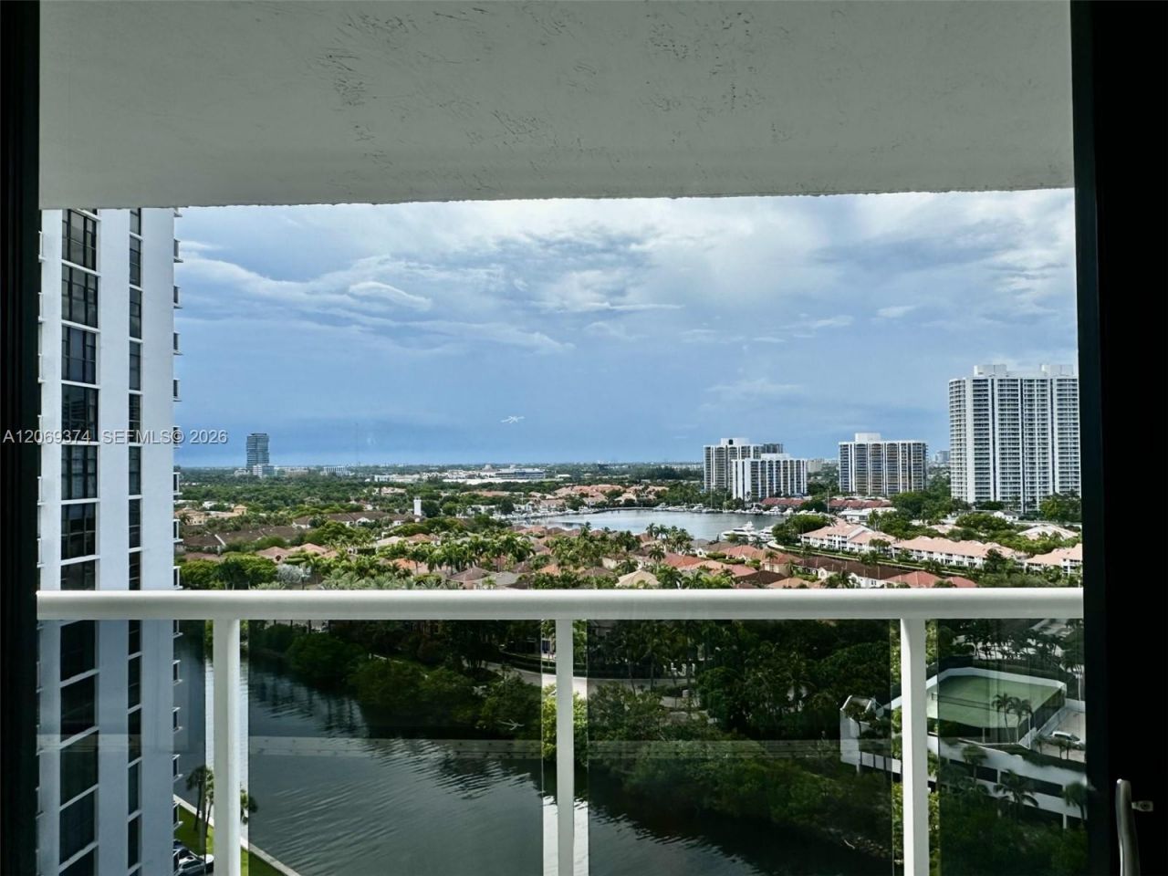 20515 E Country Club Dr , Unit 1749, Aventura, FL 33180 Photo
