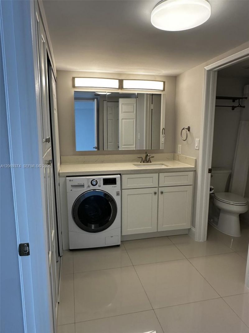 20515 E Country Club Dr , Unit 1749, Aventura, FL 33180 Photo