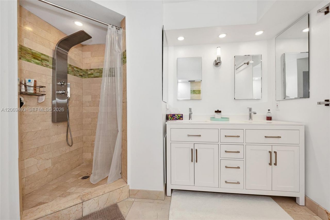 11 Island Ave, Unit 906, Miami Beach, FL 33139 Photo