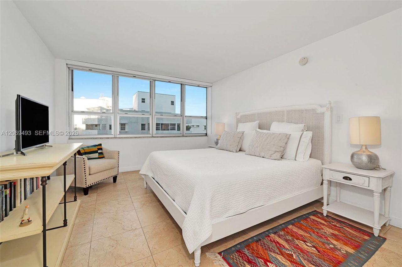 11 Island Ave, Unit 906, Miami Beach, FL 33139 Photo