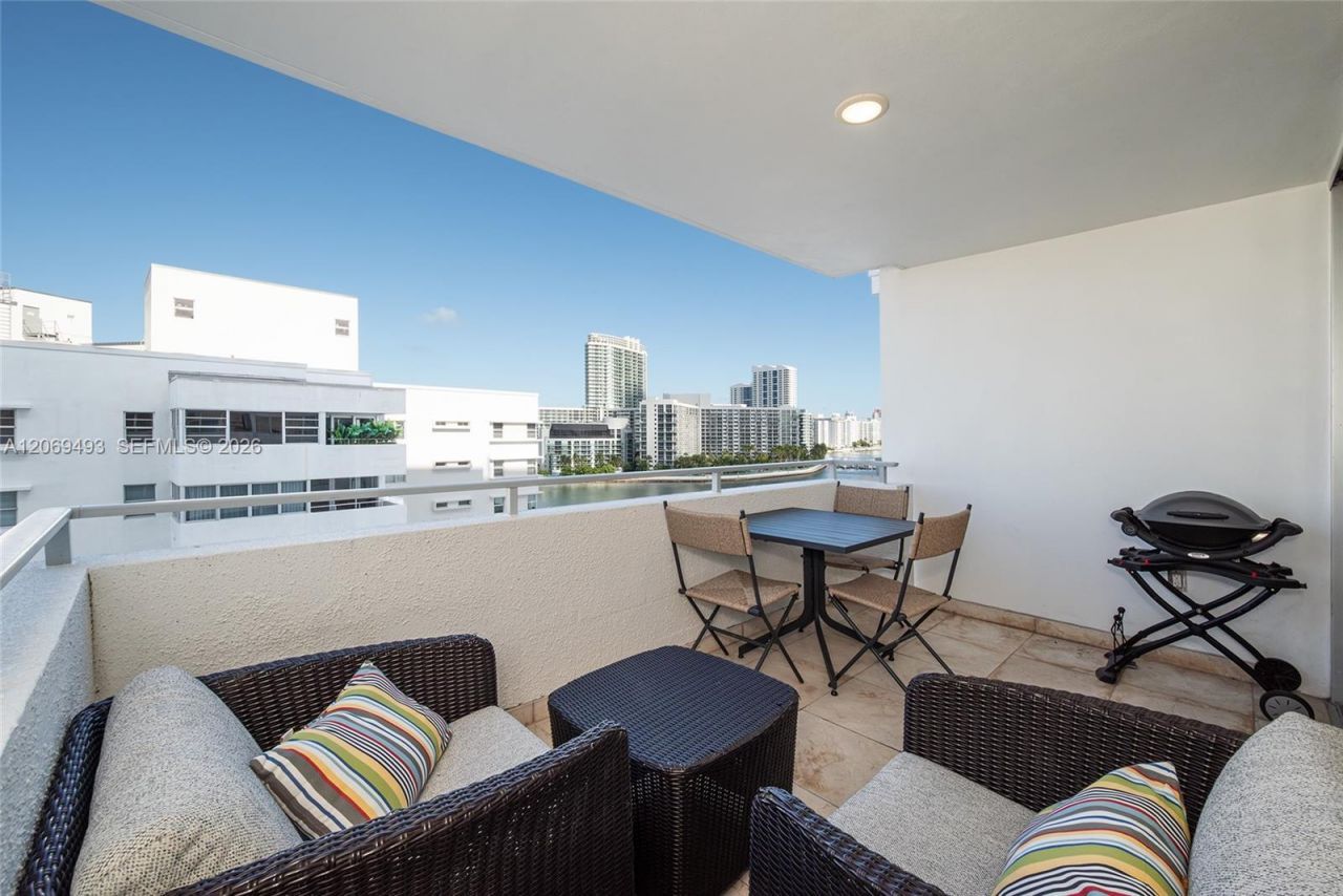 11 Island Ave, Unit 906, Miami Beach, FL 33139 Photo