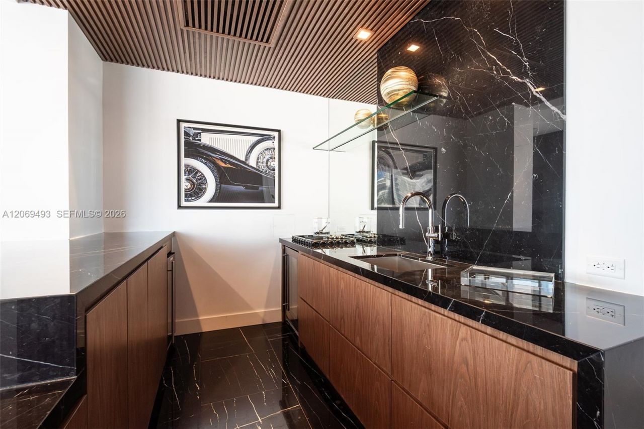 11 Island Ave, Unit 906, Miami Beach, FL 33139 Photo