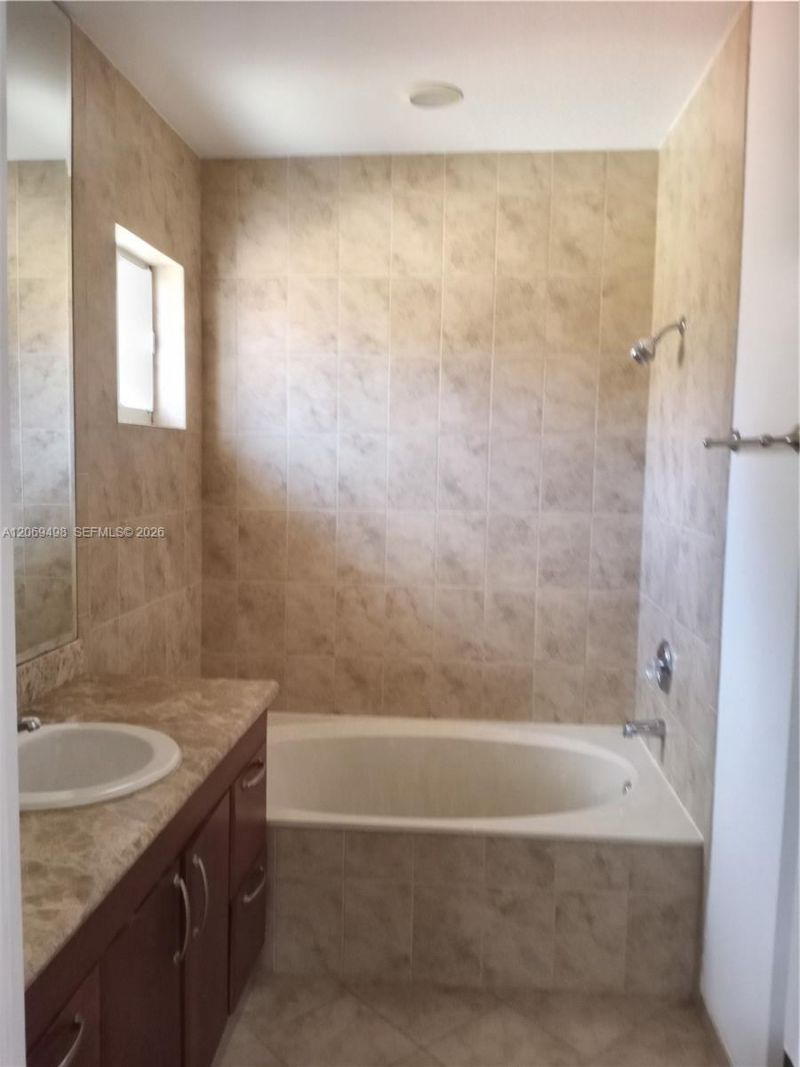 7427 NW 181st Ter , Unit 7427, Hialeah, FL 33015 Photo
