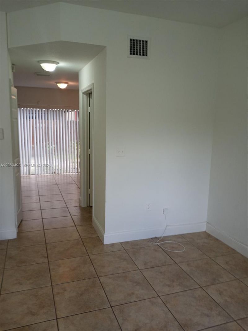 7427 NW 181st Ter , Unit 7427, Hialeah, FL 33015 Photo