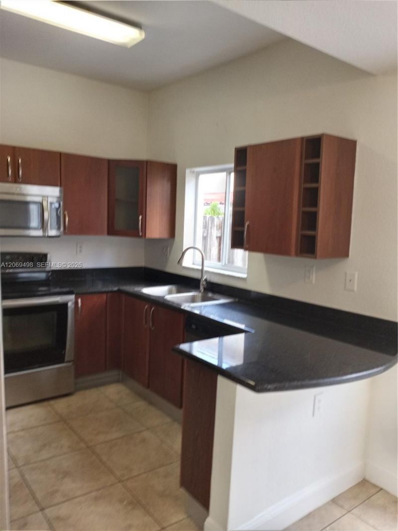 7427 NW 181st Ter , Unit 7427, Hialeah, FL 33015 Photo