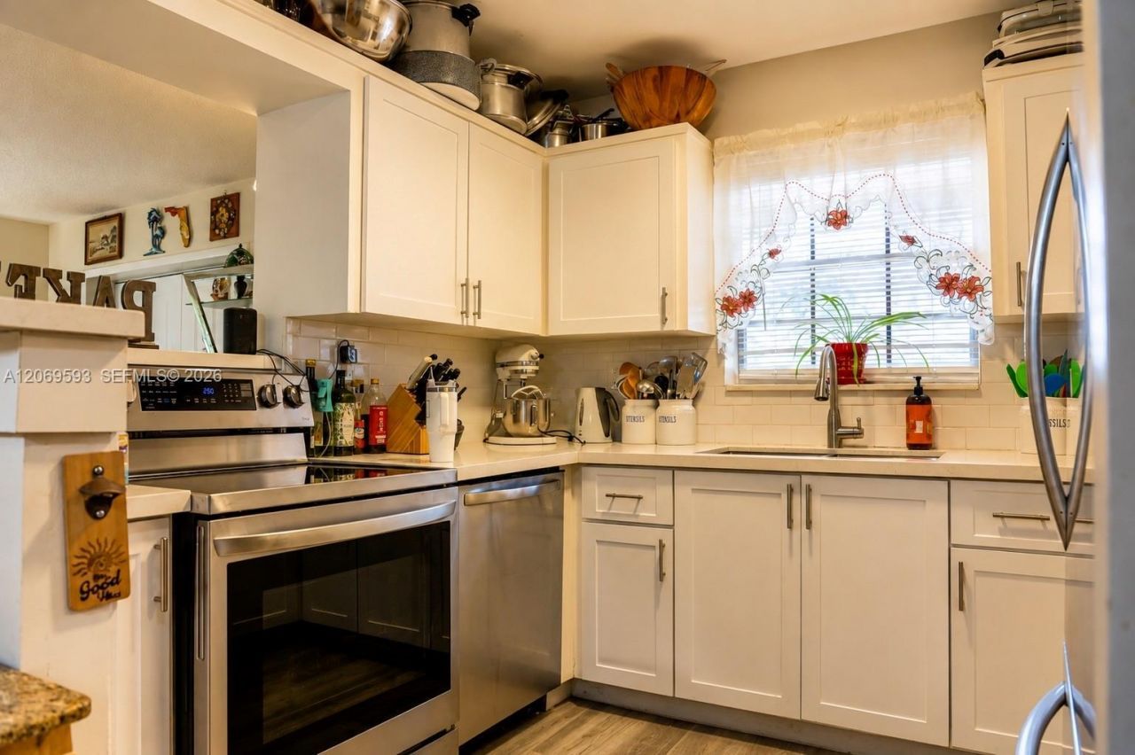 5050 NW 3rd Ct, Unit D, Delray Beach, FL 33445 Photo