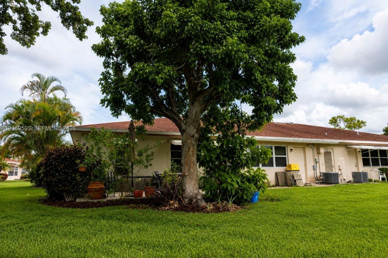 5050 NW 3rd Ct, Unit D, Delray Beach, FL 33445 Photo