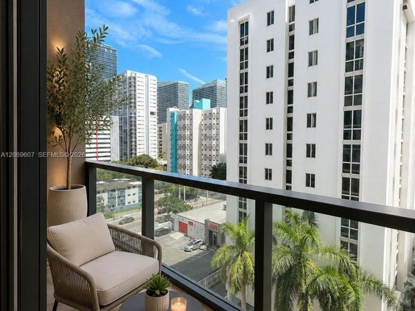 229 SW 9th St, Unit 604, Miami, FL 33130