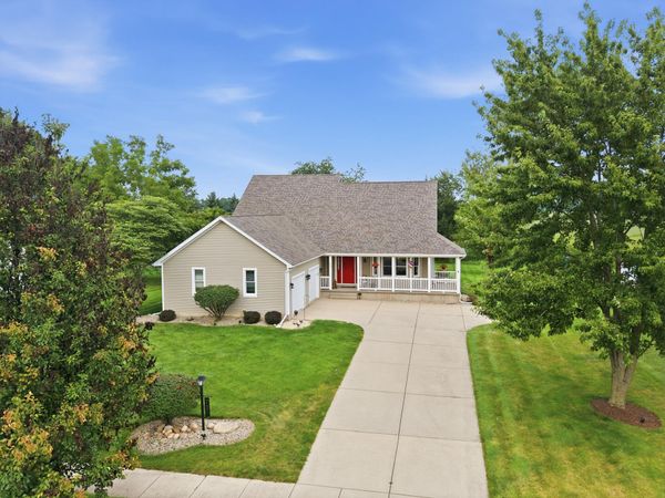 731 Oakbrook Drive, Hebron, IN 46341