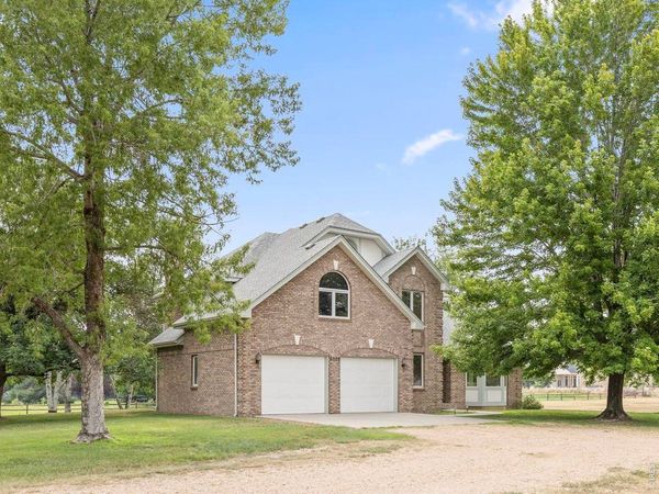 5026 Arrowhead Dr, Greeley, CO 80634