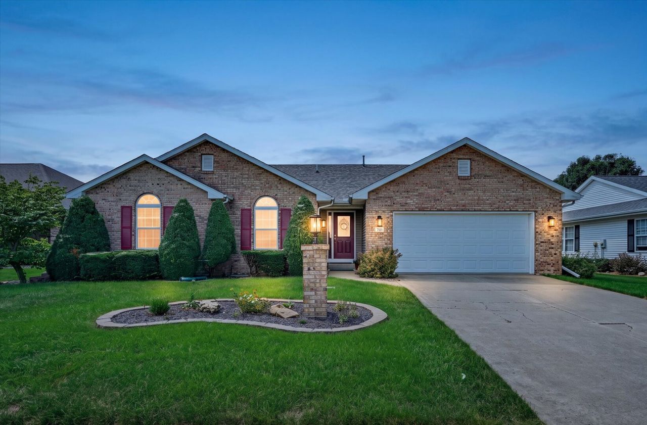 701 Pheasant Run Road, Tuscola, IL 61953 Main Photo