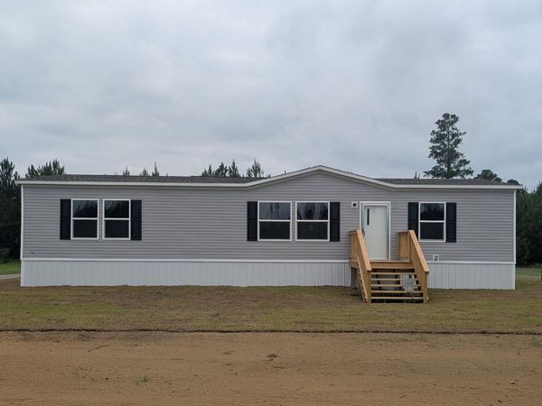 8565 Black Creek Rd. , Nichols, SC 29581