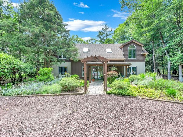 106 Overview Court, Drums, PA 18222