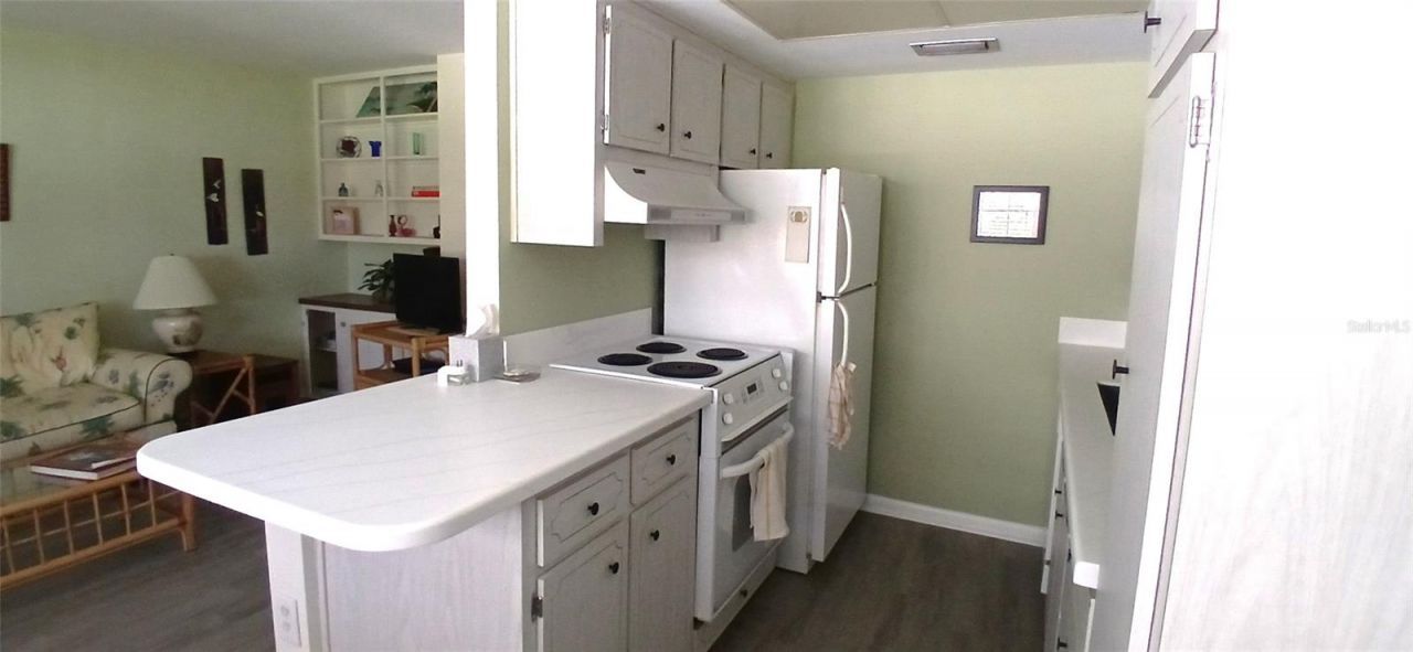 650 Pinellas Point Drive S, Unit 110, Saint Petersburg, FL 33705 Photo