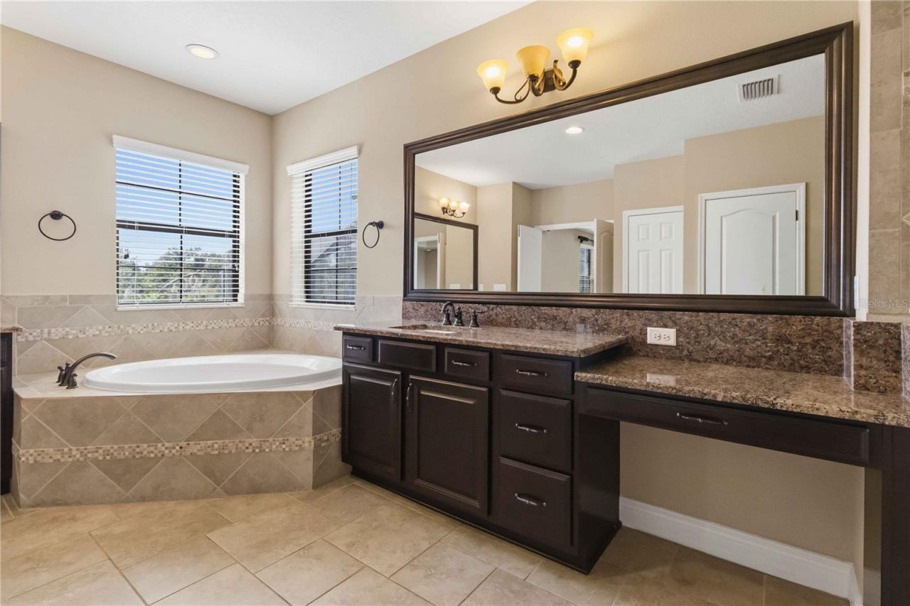 11009 Charmwood Drive , Riverview, FL 33569 Photo
