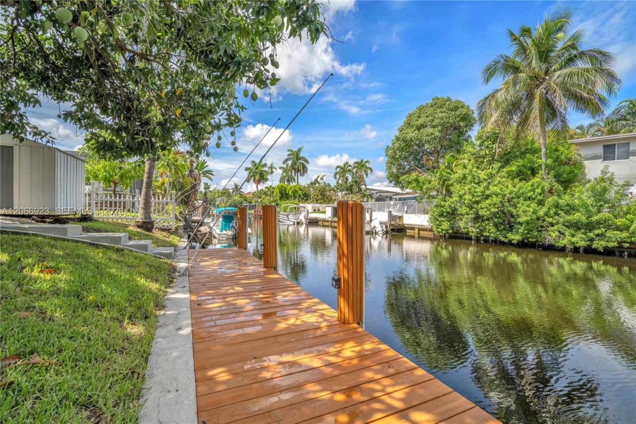 2555 Nassau Ln , Fort Lauderdale, FL 33312 Photo