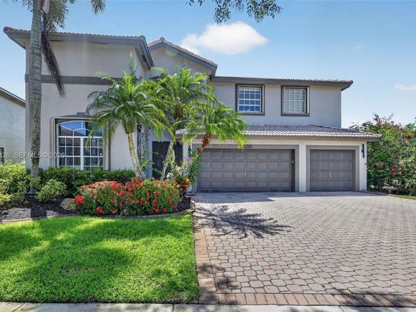 600 SW 167th Way, Pembroke Pines, FL 33027