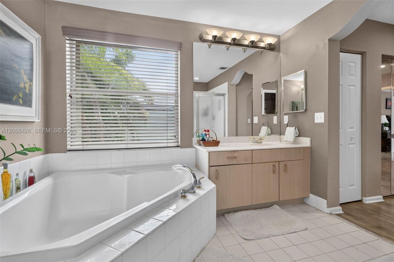 600 SW 167th Way, Pembroke Pines, FL 33027 Photo