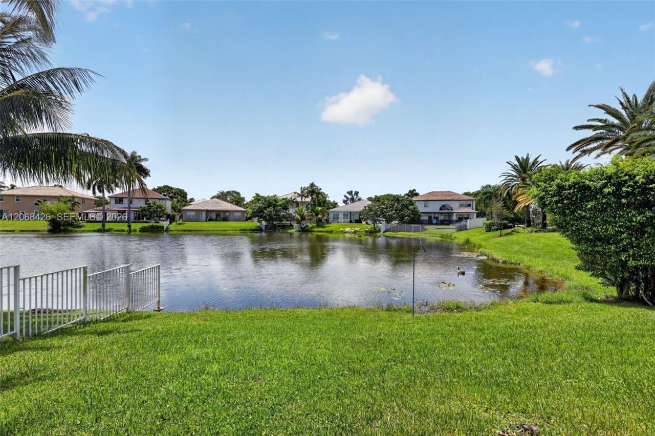 600 SW 167th Way, Pembroke Pines, FL 33027 Photo