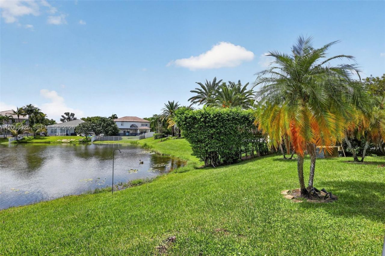 600 SW 167th Way, Pembroke Pines, FL 33027 Photo