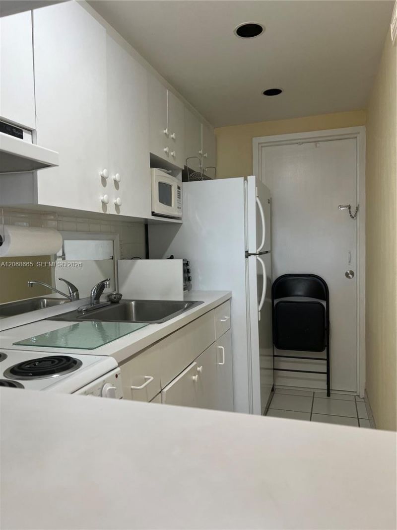 1255 Collins Ave , Unit 705, Miami Beach, FL 33139 Photo