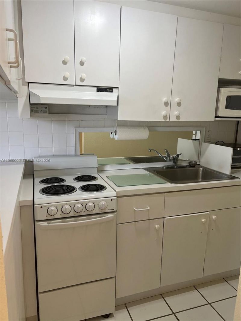 1255 Collins Ave , Unit 705, Miami Beach, FL 33139 Photo