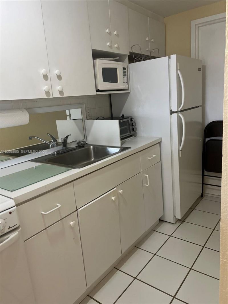 1255 Collins Ave , Unit 705, Miami Beach, FL 33139 Photo