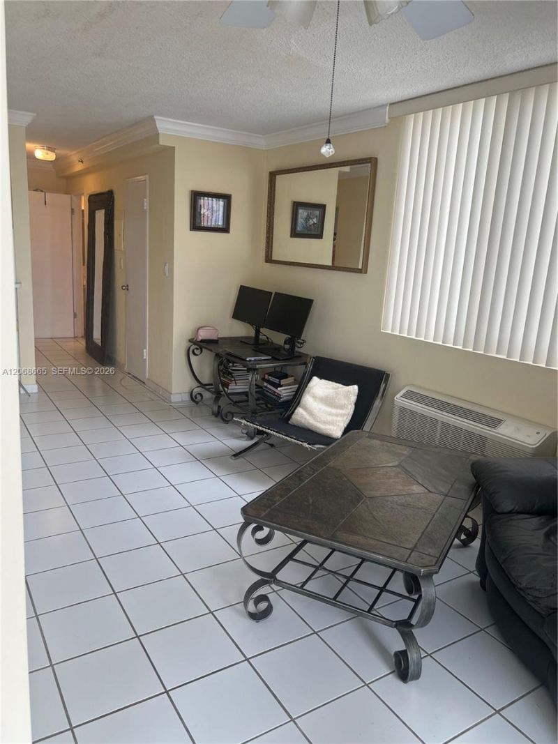 1255 Collins Ave , Unit 705, Miami Beach, FL 33139 Photo