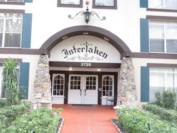 Unit 2C, Lauderhill, FL 33319