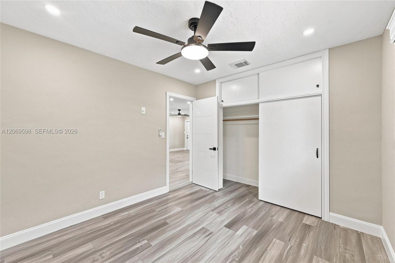 450 SW 1st St , Boca Raton, FL 33432 Photo