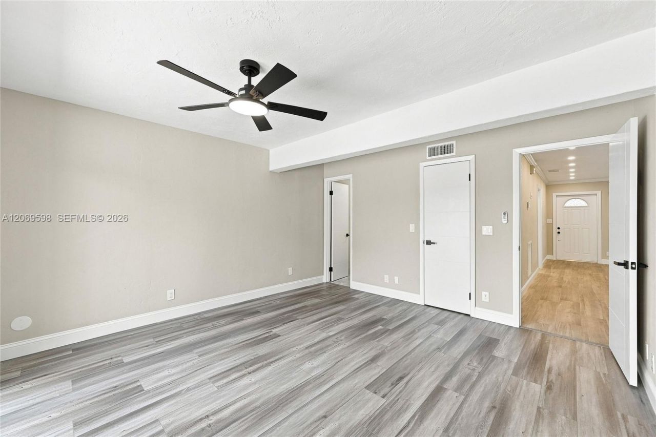 450 SW 1st St , Boca Raton, FL 33432 Photo