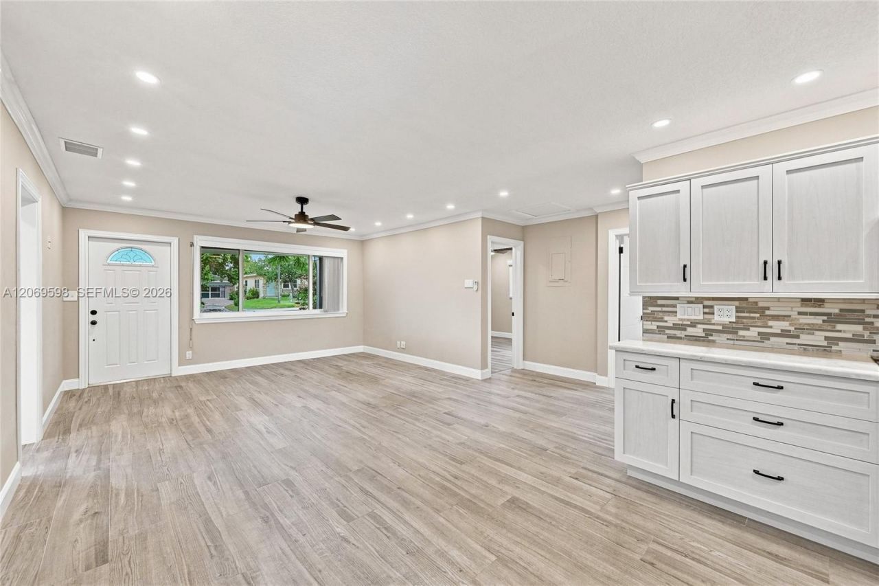 450 SW 1st St , Boca Raton, FL 33432 Photo