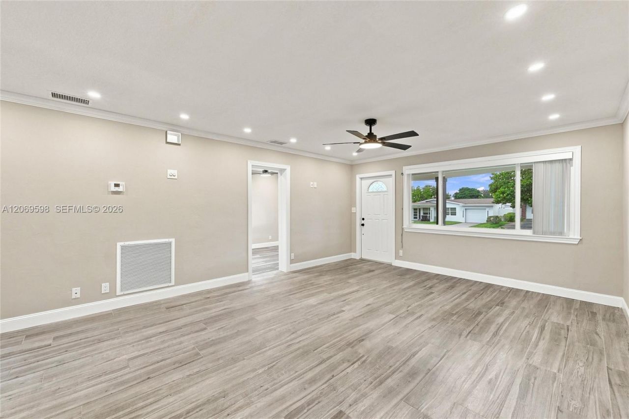 450 SW 1st St , Boca Raton, FL 33432 Photo