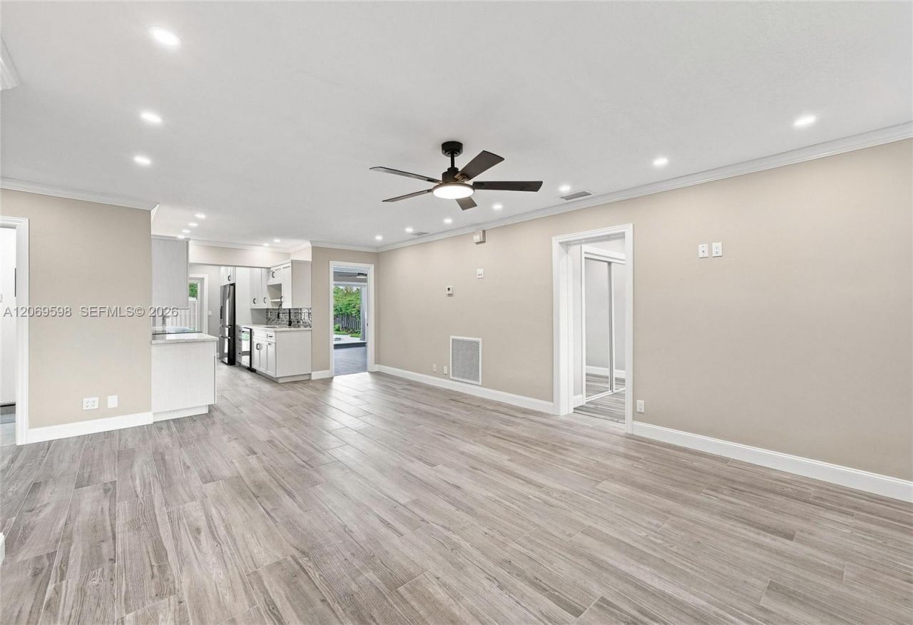 450 SW 1st St , Boca Raton, FL 33432 Photo