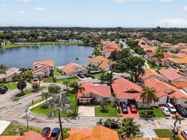 18847 NW 83rd Pl , Hialeah, FL 33015