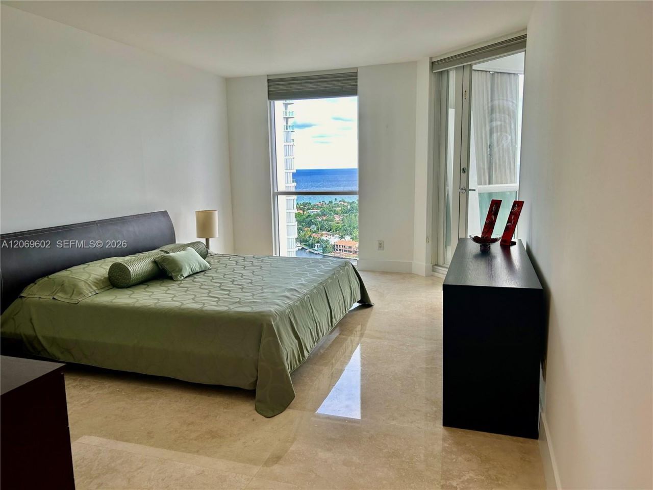 21055 Yacht Club Dr , Unit 2710, Aventura, FL 33180 Photo
