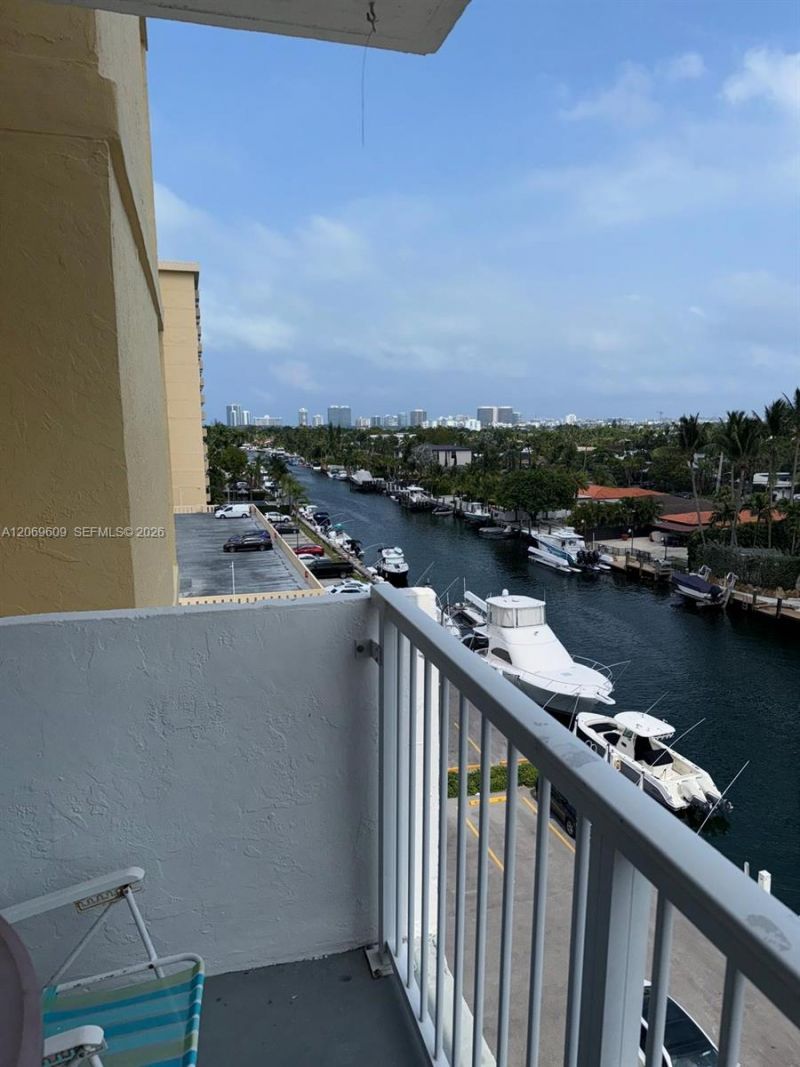 2020 NE 135th St , Unit 609, North Miami, FL 33181 Photo
