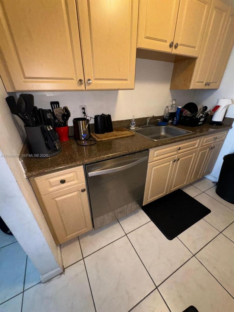 2020 NE 135th St , Unit 609, North Miami, FL 33181 Photo